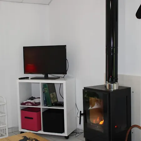 Holiday home Renove Avec Jardin, Terrasse, Cheminee Et Wifi - Animaux Acceptes - Fr-1-489-22